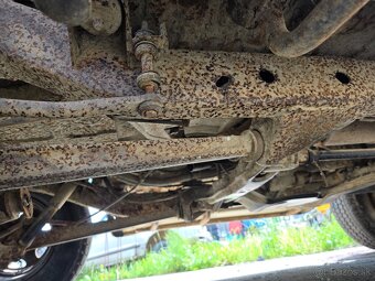 Mitsubishi Pajero 2,5td anglicke - 9