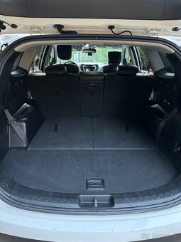 Hyundai Grand Santa Fe - 9