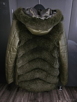 Khaki kožuch z líšky a pravej kože - 9