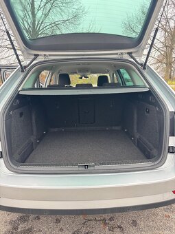 Škoda Superb Combi 2.0 TDI Style DSG 110kW A7 - 9