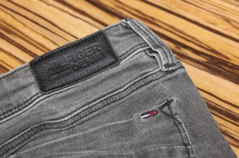 Dámske rifle Tommy Hilfiger v. 28/32 - 9