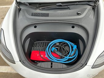 Tesla Model 3 - 9