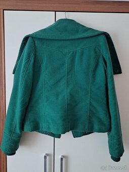 Dámsky ľaký kabát veľkosť L - 9