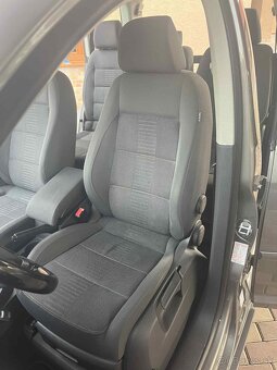 VW TOURAN 2.0 TDI - 9
