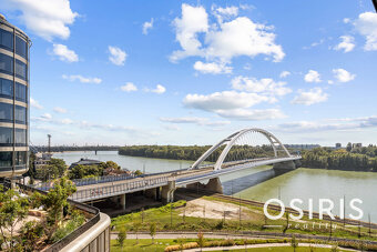Klimatizovaný 2 izbový byt s terasou v Eurovea Tower, 1x par - 9