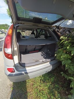 Nissan Almera Tino - 9