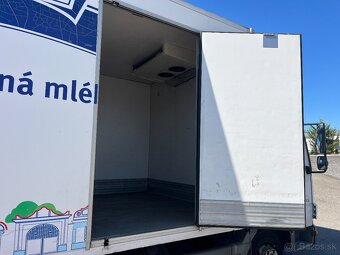 Mercedes Atego 815 l chladák r.v. 2006 na náhradní díly. - 9