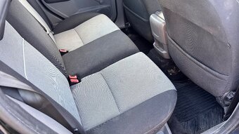 Predám Ford Focus 1.6l SDHC, r.v. 2011 - 9