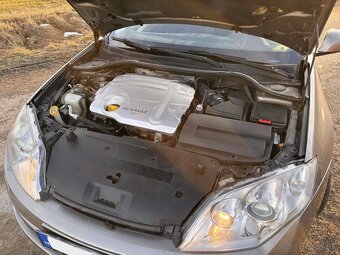 Renault Laguna 3 2.0 dci 110kW r.v. 2009 - 9