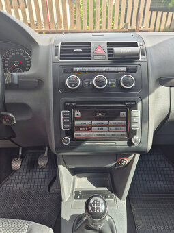 Volkswagen Touran 1.6 TDI Comfortline - 9