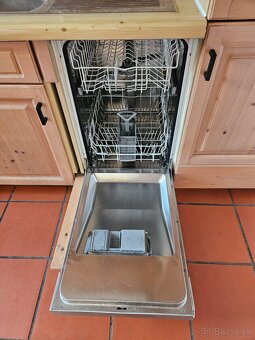 Masívna kuchynská linka z Nemecka so spotrebičmi - 9