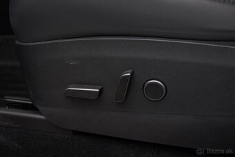 Tesla Model Y Long Range Dual Motor AWD - 9