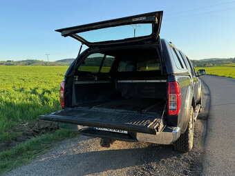 NISSAN NAVARA DOUBLE CAB 2,5 - 9