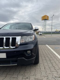 Jeep Grand Cherokee 5.7 HEMI - 9