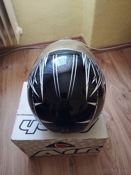 prilba na motorku - 9