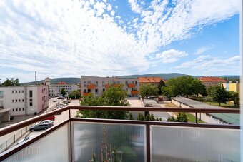 NA PREDAJ 1-izbový byt s dvomi balkónmi na Piešťanskej ulici - 9