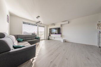 2 izbový byt s balkónom na PREDAJ - Košúty - 9