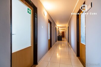 NA PREDAJ PODNIKATEĽSKÝ AREÁL V BARCI - 9