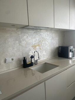 NA PREDAJ: 3izbový, kompletne zrekonštruovaný byt 65 m2 - Tr - 9