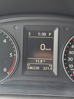 Predám VW Caravelle T5.1 rok 2015 - 9