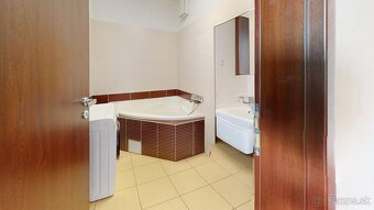 Svetlý 2i byt s dvomi balkónmi a parkovaním P. Biskupice - 9