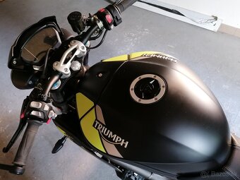 TRIUMPH 1050 Speed Triple RS 4/2021 - 9