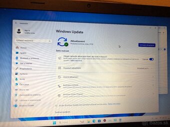Predám repasovaný notebook Lenovo s Windovs 11 - 9