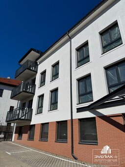 Byty na Hornej - Podkrovný 3-izbový byt v centre Banskej By - 9