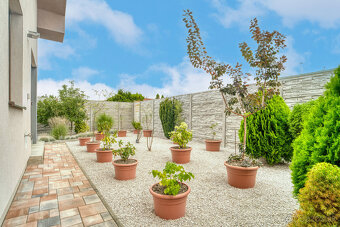 Na predaj rodinný dom s rozľahlým pozemkom v Kostolišti - 9