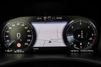 Volvo XC60 2.0 B5 mHEV R-Design AWD AT8 03/2021 - 9