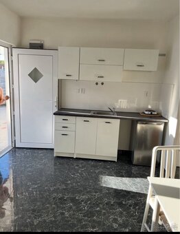 Dom s 5 apartmánmi Nitra časť Lužianky - 9