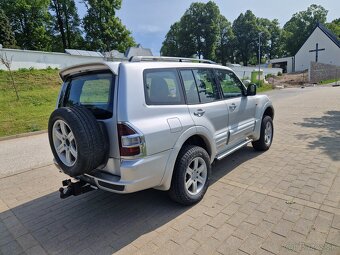 Mitsubishi pajero 2.5 - 9