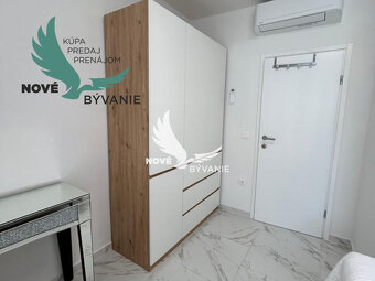 Na predaj dom 2x apartmán len 80m od mora v Chorvátsku - 9