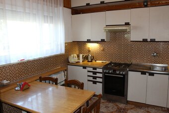 Predám 7-izb. RD, Most pri Bratislave,1133 m², veľká záhrada - 9