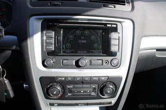 Škoda Octavia Combi 2.0 TDI CR DPF RS - 9