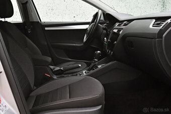 Škoda Octavia Combi 2.0 TDI DSG Executive - 9