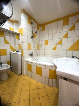 Krásny, zariadený a veľký 3 izbový byt s loggiou, Levice, R5 - 9