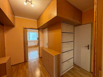 Rezervované...Exkluzívne na predaj pekný 2i byt- Bánovce n/B - 9