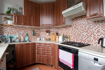 BA-Vrakuňa-príjemný 3 izb. byt-balkón aj loggia - 9