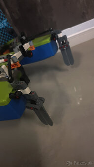 Lego Technic 42105 - Katamarán TOP stav - 9