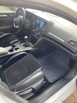 RENAULT MEGANE Hatchback 1.5 dCi - 9