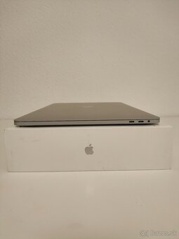 MacBook Pro 15 2016 | i7 • 16GB • 256GB SSD - 9