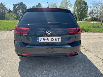 Volkswagen Passat Variant 2.0 TDI EVO Elegance DSG 2022 - 9