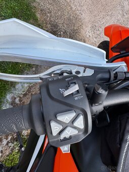 KTM 890 Adventure R, bohatá výbava - 9