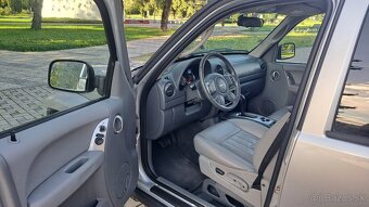 Jeep Cherokee 2,8 CRD - 9