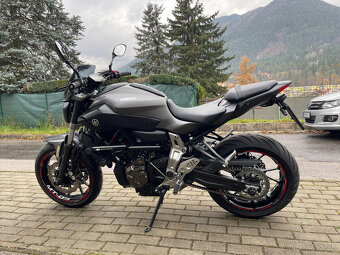 YAMAHA MT 07 - 9