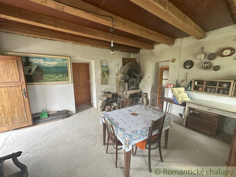 200-ročná kamenná chalupa v horách, obec Lipovec - 9