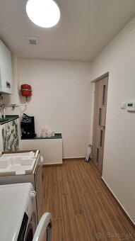 Útulný rodinný dom, čiastočne zrekonštruovaný a zariadený - 9