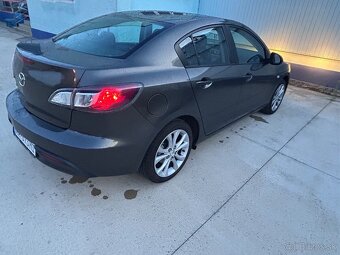 Mazda 3 - 9