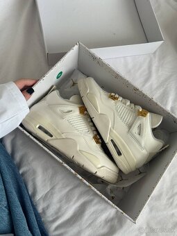 Jordan 4 - 9